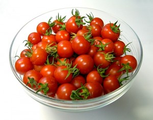 Será que tem? You can't say 'till you bet, err, eat! tomatinhos